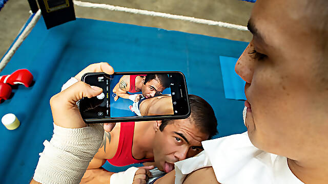 Gym partners hook up in the ring and share restless gay kinks