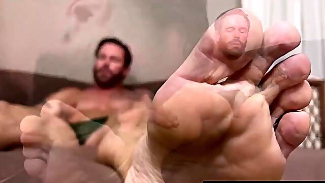 Joey J cums while Riley sucks his size -Censored- feet