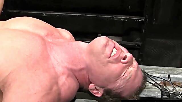 Watch Derek Pains get his tight hole drilled by a kinky American with short hair and a popsicle stick