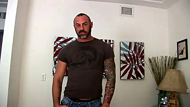 Men Over 30: Hairy Hunk CJ Takes Control