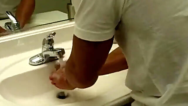 Cody Cummings: Squirt Showdown: Wet & Wild