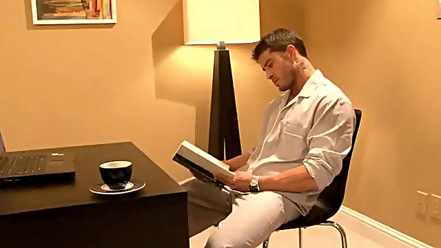 Cody Cummings: Codys Creamy Surprise over Books