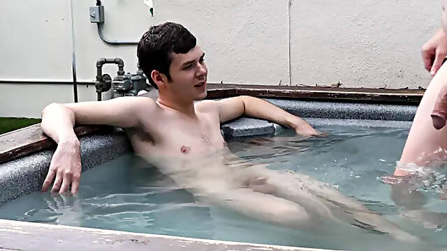 Relaxing Turns into Debauchery in Tub