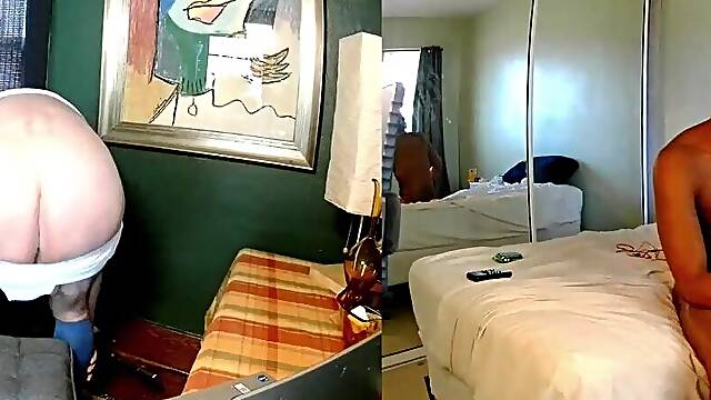 SIDE BY SIDE JERK! Livecam wank and u can watch one as well as the other sides! A lot of booty and cum!
