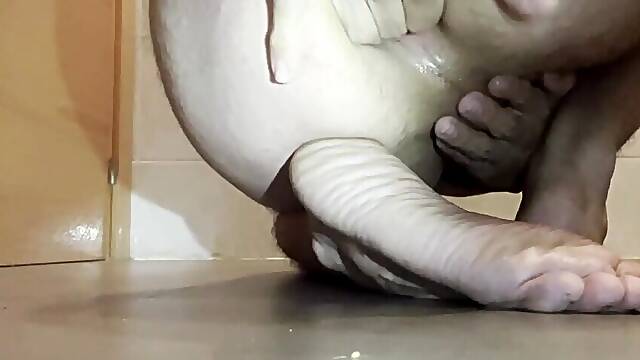 Anal ride sex-toy in the shower