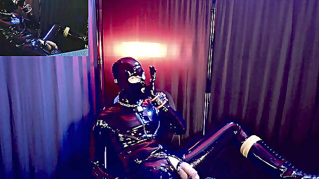 Rubberfetishboy enjoy His assets