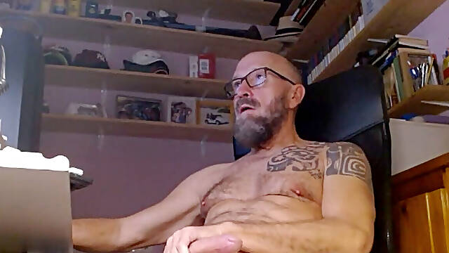 Hugot 93 25.12.25 Milk down the gam