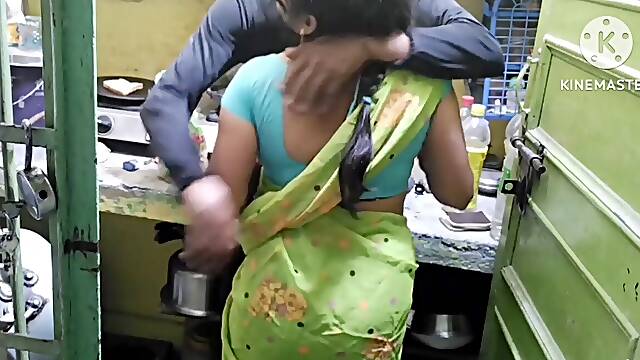 Bhabhi ko kichen me akela pakar kardi bhabhi ki mast chudai maza aa gaya