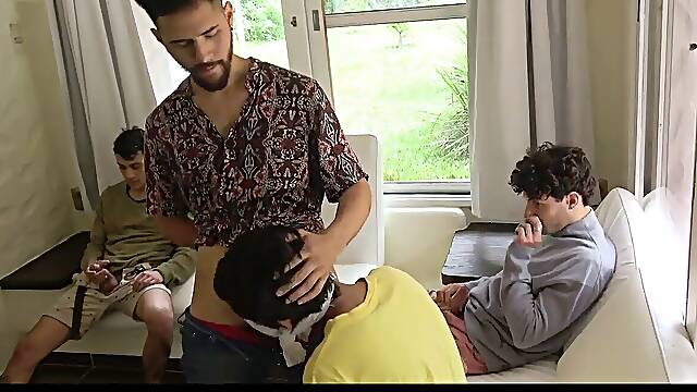 Hot latino papis sans a condom assfuck orgy