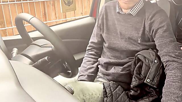 Supah torrid car wank - nearly caught by passer by