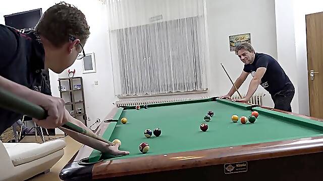 Threeway bang-out with a voluptuous cougar with tattooed skin and