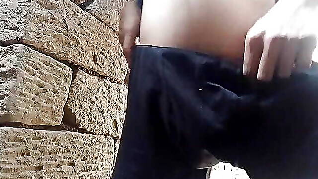 Piss tribute to katrina kaif hasan