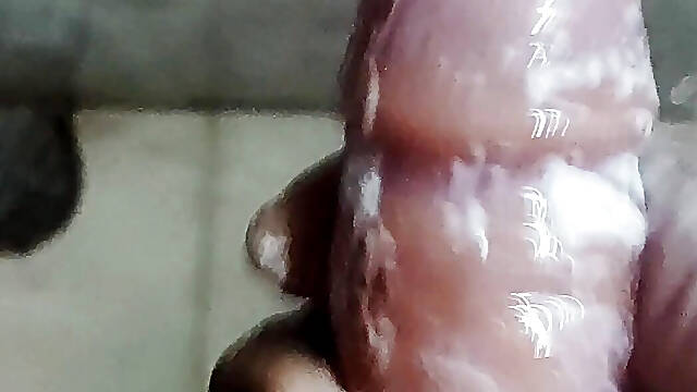 Bangladeshi boy doing hand job will watching mom fully nude in bath