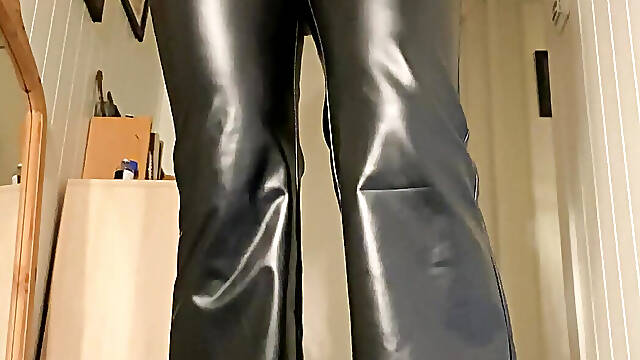 Ginger get so horny in new sneakers