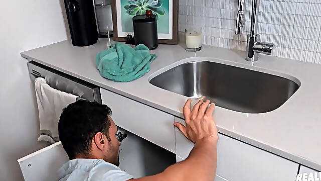 REALITY DUDES - Plumber Ian Greene Gives Me A Nice View Of His Ass Then Lets Me Fuck Him For Cash
