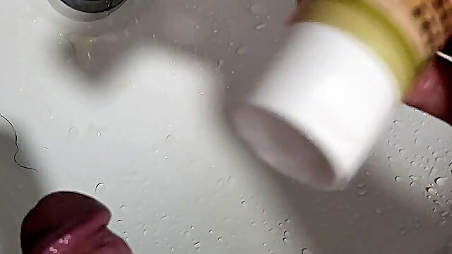 Korean Shyboy pees and masturbates in the hospital shower room.