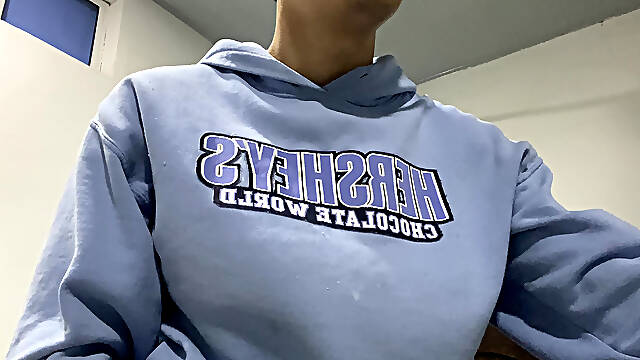 TWINK WANKING HIS DICK AFTER CLASSES