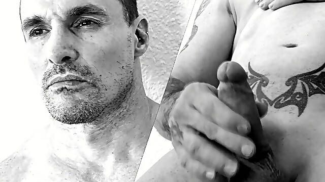 Jerking off - cock and face til cumshot