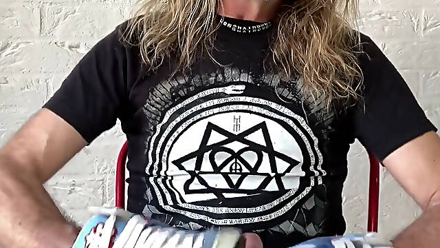 Longhairdude Wanks and Cums with Osiris Trainers, Torn Jeans, Tshirt