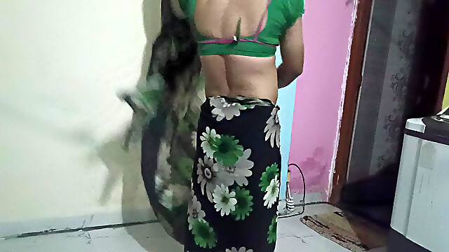 Maine apni wife ke kapde pahan kar dance Kiya