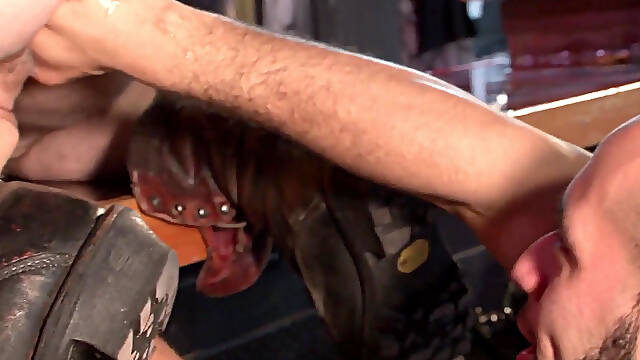 Wet Punk Fisting