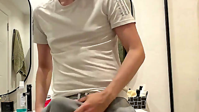 Hot Stepdaddy Showing off and Cuming Like Crazy