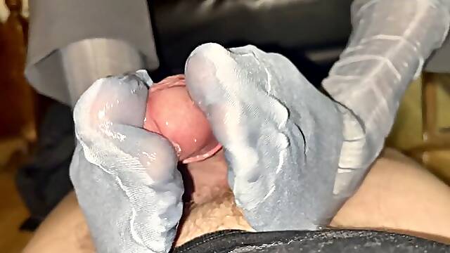 TNTS TEASE SHOEJOB AND SOCKJOB